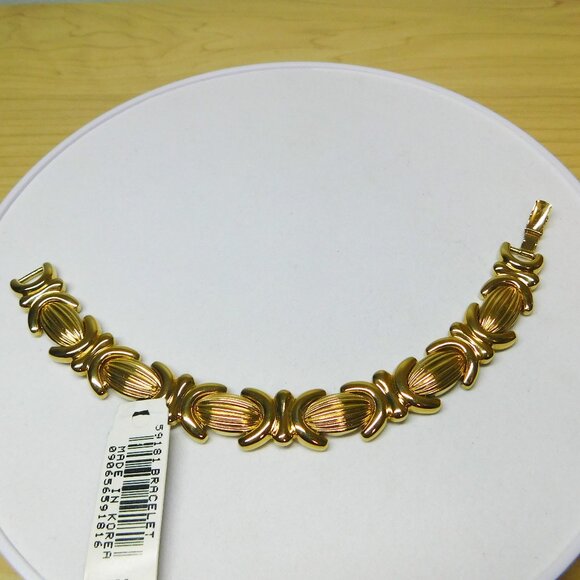 Trifari Gold Tone Link Bracelet - New With Tags - Picture 3 of 4